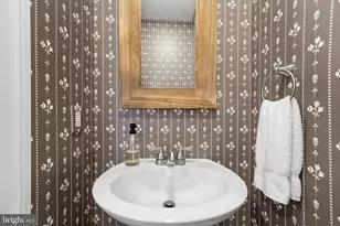 2520 Brown St, Philadelphia, PA 19130 - Photo 17
