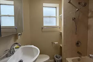 342 Gladstone St, Philadelphia, PA 19148 - Photo 11