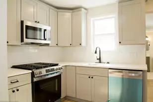 1229 S Warnock St, Philadelphia, PA 19147 - Photo 3