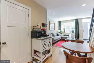 2035 Mountain St, Philadelphia, PA 19145 - Photo 11