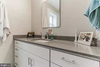 2126 Locust Street #3R, Philadelphia, PA 19103 - Photo 15