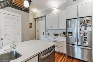 2126 Locust St, Philadelphia, PA 19103 - Photo 5