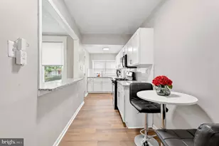869 E Price St, Philadelphia, PA 19138 - Photo 9