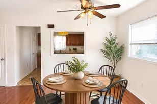 584 Green Ln, Philadelphia, PA 19128 - Photo 5