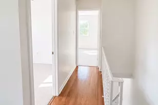 584 Green Ln, Philadelphia, PA 19128 - Photo 9