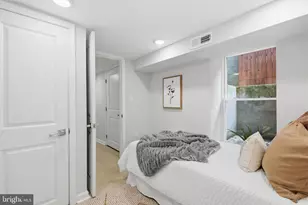 2715 Reed St, Philadelphia, PA 19146 - Photo 33