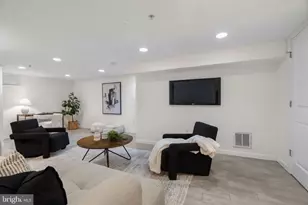 802 N 16th St, Philadelphia, PA 19130 - Photo 23