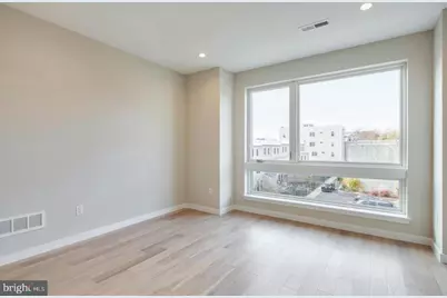 909 N 15th Street #B, Philadelphia, PA 19130 - Photo 5
