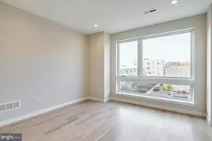 909 N 15th St, Philadelphia, PA 19130 - Photo 5