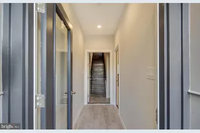909 N 15th Street #B, Philadelphia, PA 19130 - Photo 9