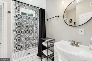 1319 W Wyoming Ave, Philadelphia, PA 19140 - Photo 21