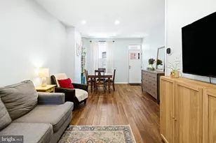 880 N Myrtlewood St, Philadelphia, PA 19130 - Photo 9