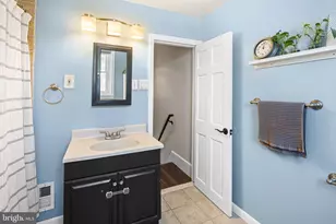 880 N Myrtlewood St, Philadelphia, PA 19130 - Photo 15