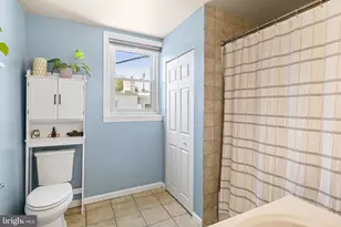 880 N Myrtlewood St, Philadelphia, PA 19130 - Photo 17