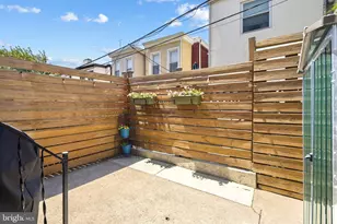 880 N Myrtlewood St, Philadelphia, PA 19130 - Photo 19