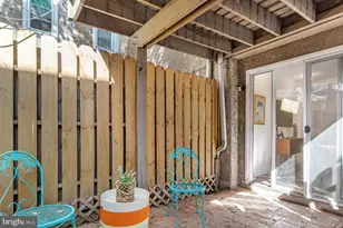 1036 Montrose St, Philadelphia, PA 19147 - Photo 9