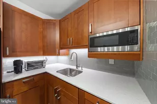 1810 Rittenhouse Square, Philadelphia, PA 19103 - Photo 3