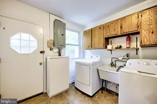 307 E Roumfort Rd, Philadelphia, PA 19119 - Photo 7