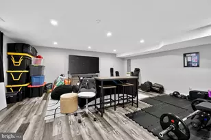 5301 Gainor Rd, Philadelphia, PA 19131 - Photo 33