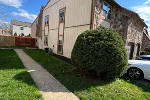 10215 Murty Ln, Philadelphia, PA 19116 - Photo 3