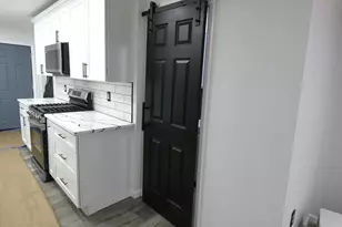 853 N 45th St, Philadelphia, PA 19104 - Photo 17