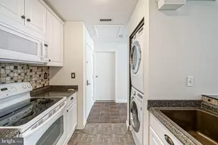 315 New St, Philadelphia, PA 19106 - Photo 13