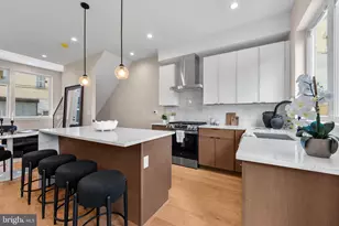 911 Emily St, Philadelphia, PA 19148 - Photo 3