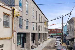911 Emily St, Philadelphia, PA 19148 - Photo 3