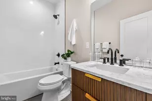 909 Emily St, Philadelphia, PA 19148 - Photo 25