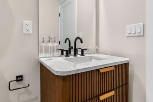909 Emily St, Philadelphia, PA 19148 - Photo 25