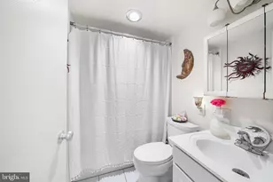 200 Locust St, Philadelphia, PA 19106 - Photo 29