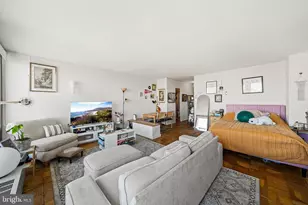 210 Locust St, Philadelphia, PA 19106 - Photo 15