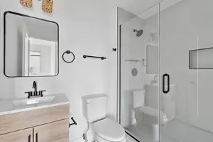 2520 N Front St, Philadelphia, PA 19133 - Photo 3