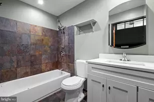 2105 E Susquehanna Ave, Philadelphia, PA 19125 - Photo 17