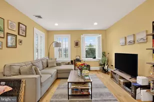 1712 Green St, Philadelphia, PA 19130 - Photo 9