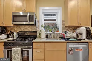 1712 Green St, Philadelphia, PA 19130 - Photo 3