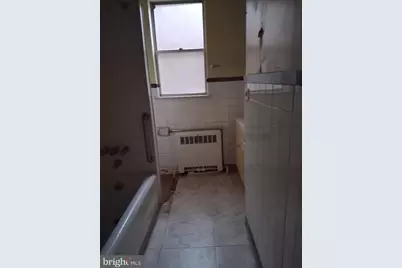 6938 Woodland Avenue, Philadelphia, PA 19142 - Photo 9