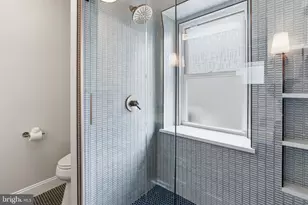 2137 Bainbridge St, Philadelphia, PA 19146 - Photo 25