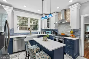 18 W Gravers Ln, Philadelphia, PA 19118 - Photo 11
