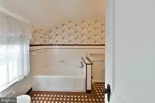 420 Forest Hills Ave, Philadelphia, PA 19116 - Photo 27