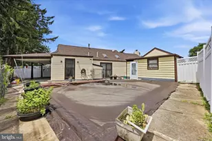 897 Pne Hl Rd, Philadelphia, PA 19115 - Photo 21