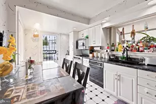 897 Pne Hl Rd, Philadelphia, PA 19115 - Photo 13