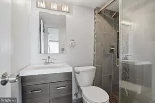 200 Locust St, Philadelphia, PA 19106 - Photo 15