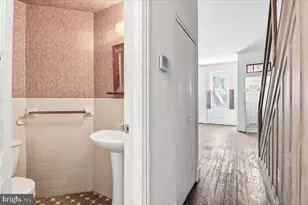 2433 Aspen St, Philadelphia, PA 19130 - Photo 5