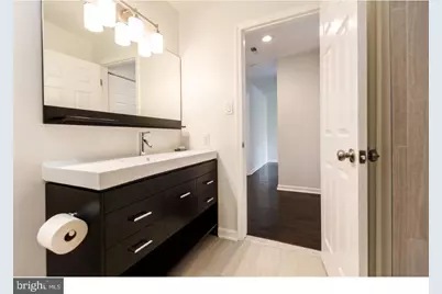802 Locust Street #205, Philadelphia, PA 19107 - Photo 17