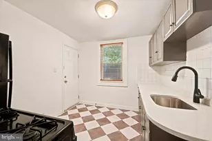 2009 E Sergeant St, Philadelphia, PA 19125 - Photo 5