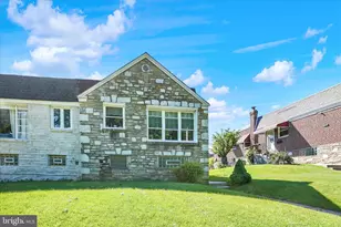 8849 Winchester Ave, Philadelphia, PA 19115 - Photo 3