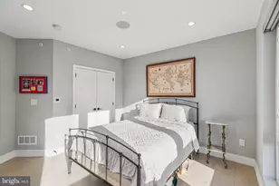 527 Brown St, Philadelphia, PA 19123 - Photo 17