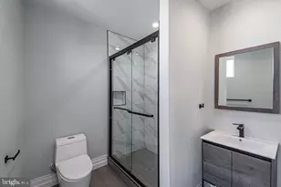 526 Brown St, Philadelphia, PA 19123 - Photo 15