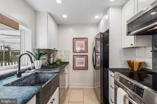2438 Meredith St, Philadelphia, PA 19130 - Photo 5